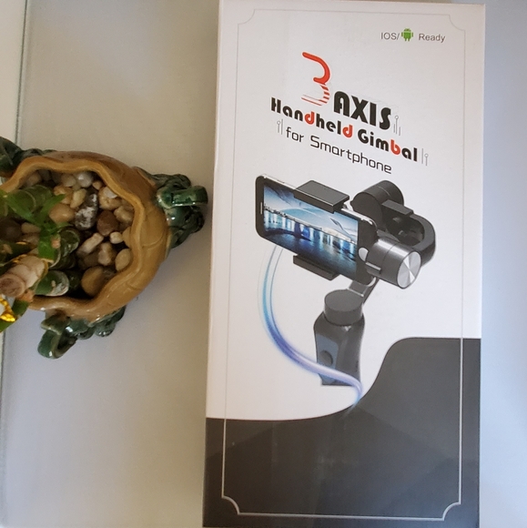 3 Axis Handheld Gimbal for Smartphone - Picture 1 of 3